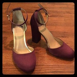 Purple heels with gold trim